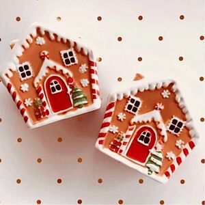 NWT- English Tableware Christmas
Gingerbread House Salt & Pepper Shakers